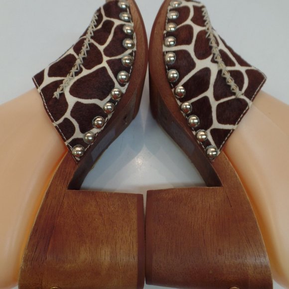 Michael  Kors Nailhead Trim Calf Hair Wood Heels Bold Stitching Mules Clogs Sz 8 - Picture 5 of 15